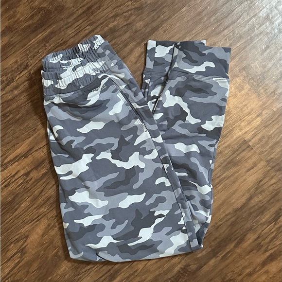 PINK Victoria’s Secret Gray Camo Joggers - Picture 1 of 6